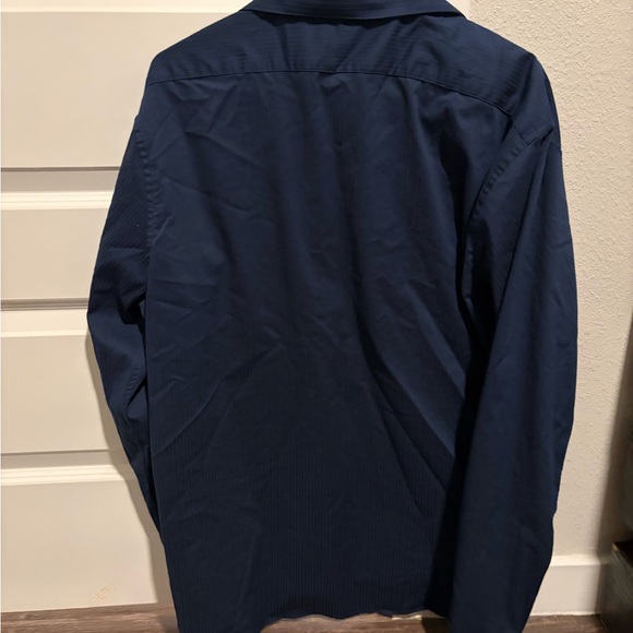 Kenneth Cole Reaction Men’s Navy Blue Button Down Dress Shirt - Picture 2 of 4